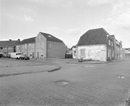 882161 Gezicht op de hoek van de Okkernootstraat (links) met nieuwbouwwoningen en de Hogelanden W.Z. te Utrecht, met ...